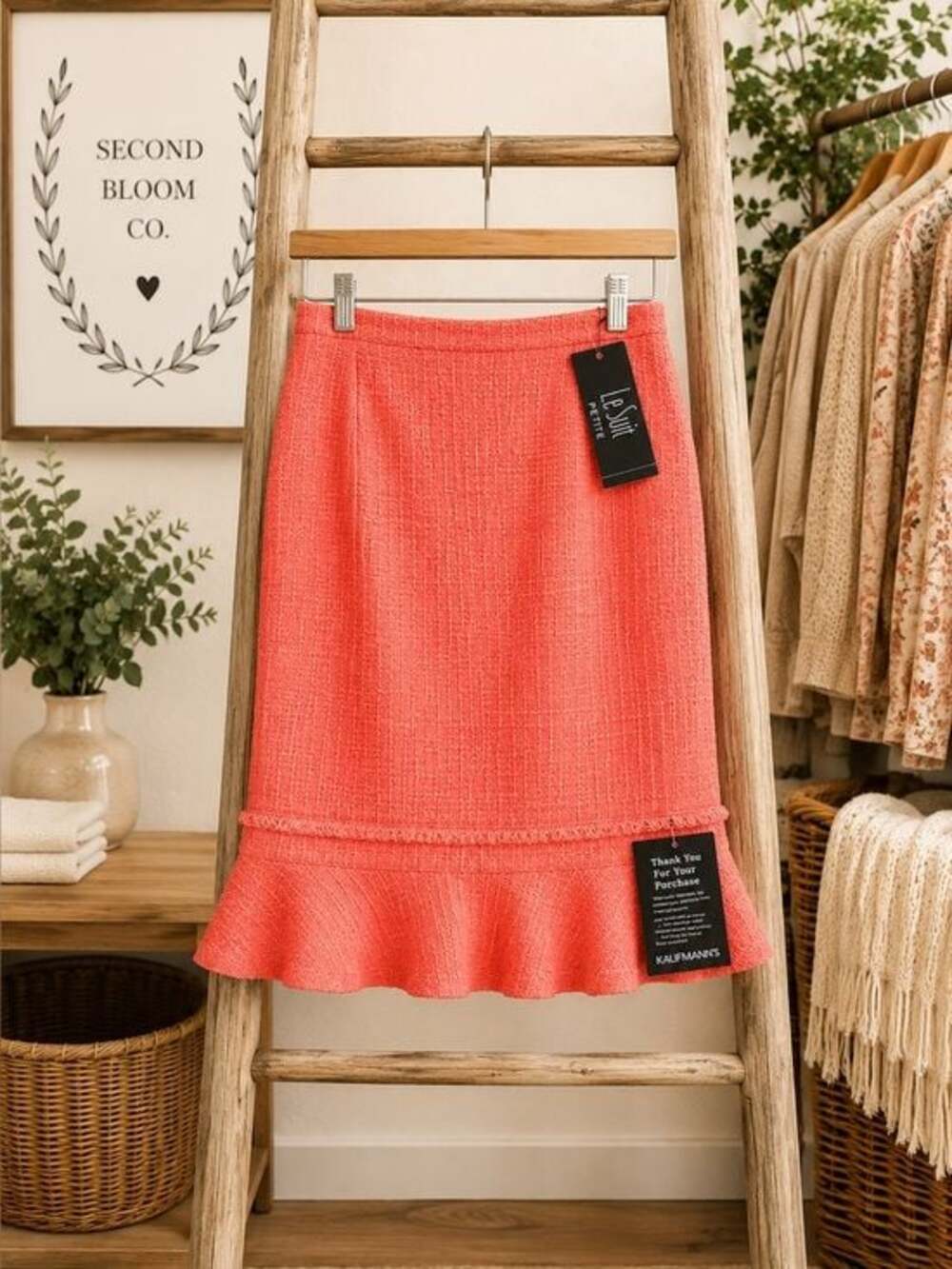 NWT Le Suit Petite Size 6P Pink Bouclé Tweed Ruffle Hem Skirt